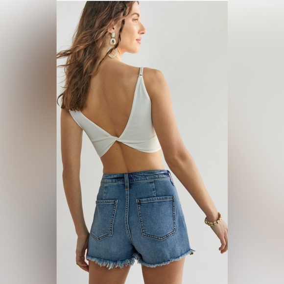 New Francesca’s Alice Twist Crop Sage Green Cami Top - Picture 6 of 7